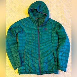 The North Face Thermoball- beautiful teal color with purple contrasts - Sz S/P